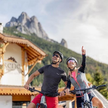 Rene Dolomites Boutique Hotel Pozza di Fassa Luaran gambar