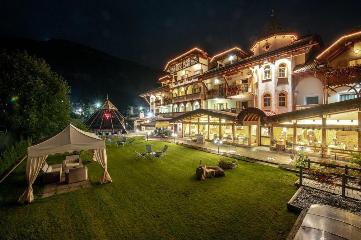 Rene Dolomites Boutique Hotel Pozza di Fassa Luaran gambar