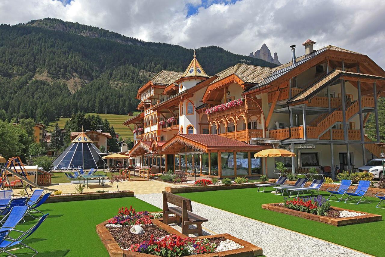 Rene Dolomites Boutique Hotel Pozza di Fassa Luaran gambar